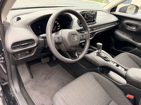 Used 2024 Honda HR-V LX image 12