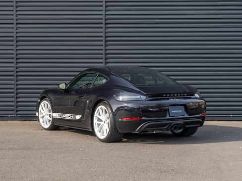 Certified 2024 Porsche 718 Cayman image 3