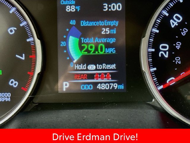 Certified 2021 Toyota RAV4 XLE FWD image 33