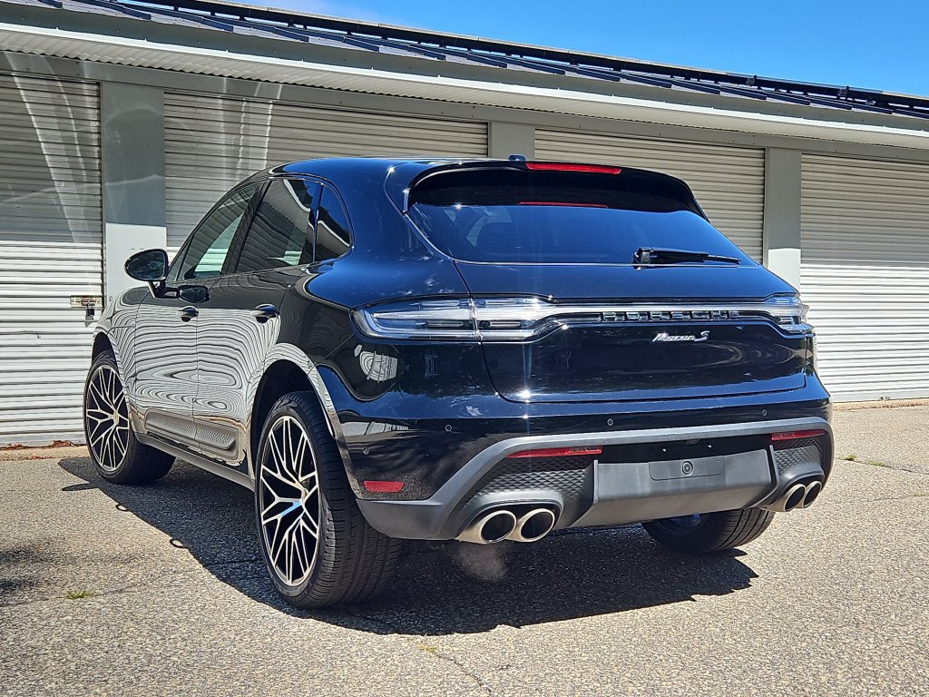 Certified 2024 Porsche Macan S AWD/4WD image 3