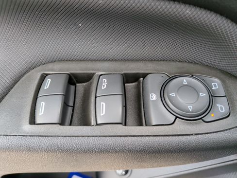 Used 2023 Chevrolet Equinox RS image 15