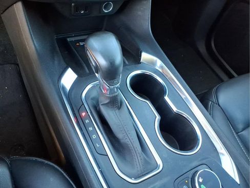 Used 2023 Chevrolet Traverse LT image 25