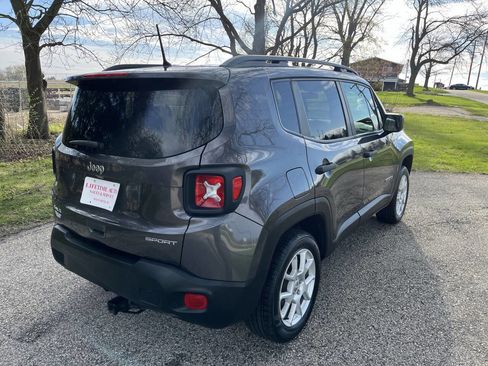 Used 2019 Jeep Renegade Sport w/ Sport Appearance Group AWD/4WD image 5