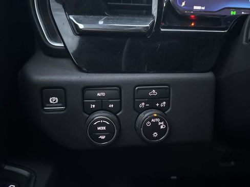 Used 2024 Chevrolet Silverado 1500 LT image 12