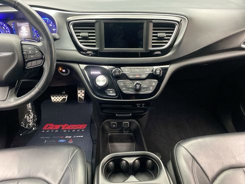 Used 2019 Chrysler Pacifica Touring-L w/ S Appearance Package FWD image 20