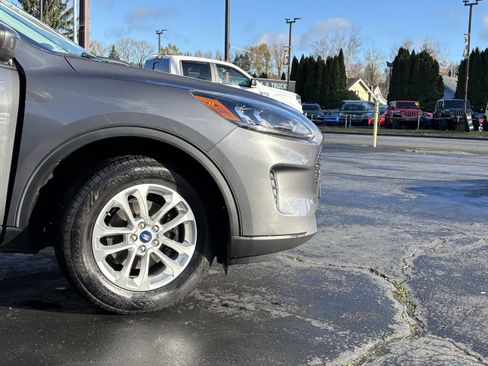 Used 2021 Ford Escape SE image 7