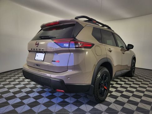Used 2025 Nissan Rogue SV AWD/4WD image 5