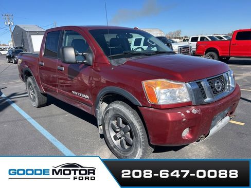 Used 2014 Nissan Titan SV image 2