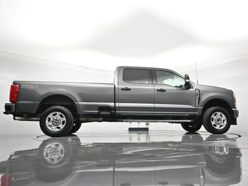 Used 2025 Ford F250 XLT image 40