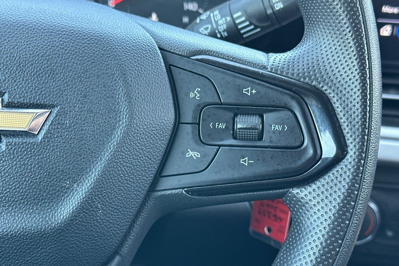 Used 2024 Chevrolet Trax LS w/ LS Convenience Package FWD image 30