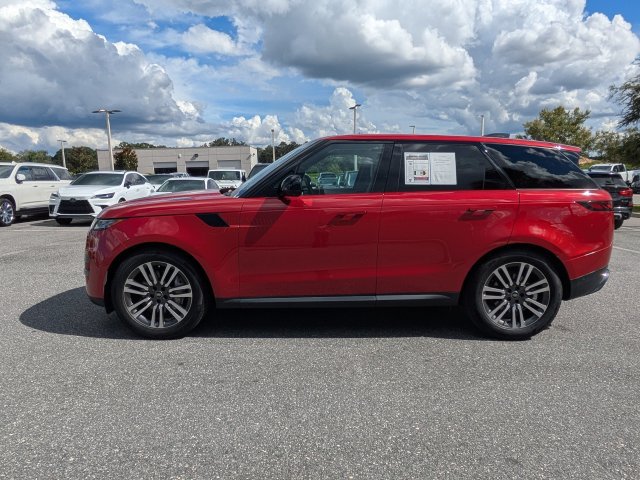 Used 2024 Land Rover Range Rover Sport SE AWD/4WD image 3