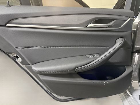 Used 2022 BMW 530i w/ M Sport Package image 26