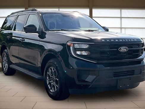 Used 2025 Ford Expedition Active AWD/4WD image 12