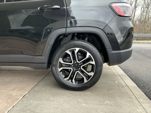 Used 2023 Jeep Compass Limited image 23