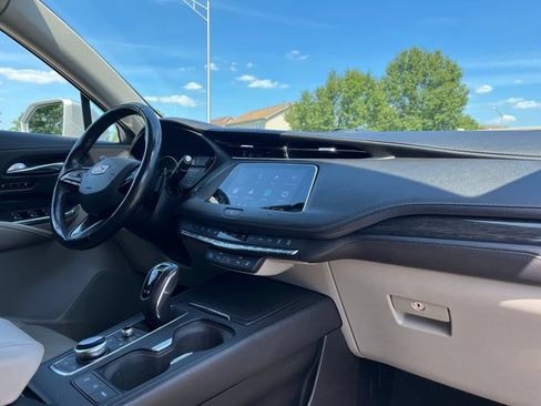Used 2019 Cadillac XT4 Premium Luxury w/ Cold Weather Package AWD/4WD image 28