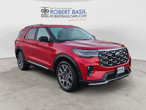 Used 2025 Ford Explorer Platinum w/ Ultimate Package image 7