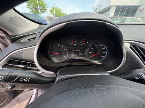 Used 2021 Chevrolet Malibu LS FWD image 17