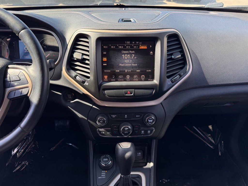 Used 2014 Jeep Cherokee Latitude w/ Comfort/Convenience Group AWD/4WD image 2