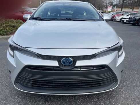 Used 2024 Toyota Corolla LE image 3