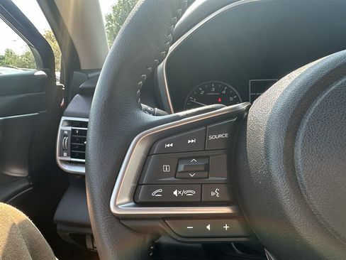Used 2025 Subaru Outback Limited AWD/4WD image 18