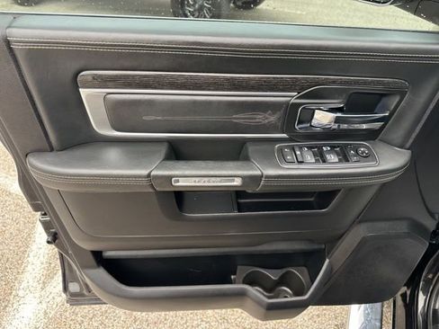 Used 2017 RAM 3500 Laramie Longhorn image 31