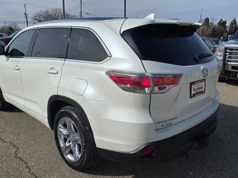 Used 2014 Toyota Highlander Limited image 3