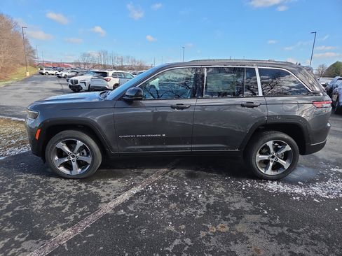 New 2026 Jeep Grand Cherokee Limited w/ Luxury Tech Group II AWD/4WD image 6