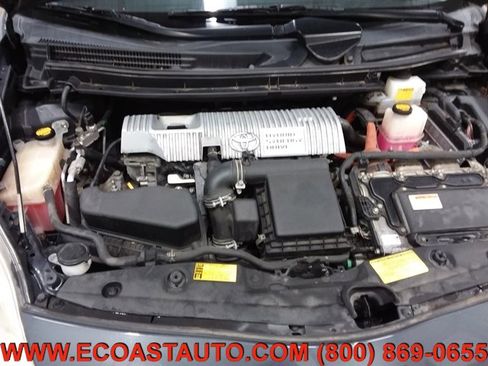 Used 2013 Toyota Prius Three image 9