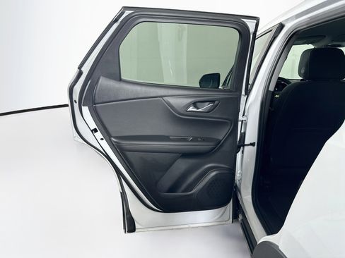 Used 2025 Chevrolet Blazer LT FWD image 25