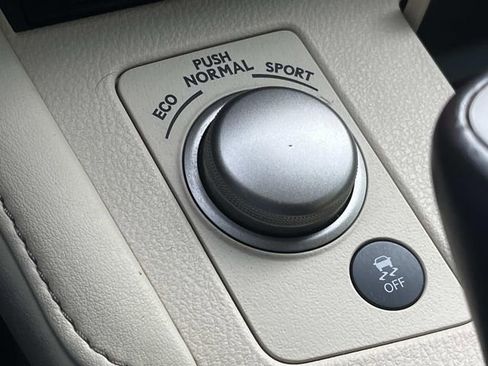 Used 2018 Lexus ES 350 w/ Navigation System Package image 39