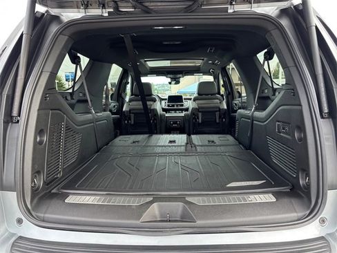 Used 2023 Chevrolet Suburban High Country w/ Premium Package 2 image 31