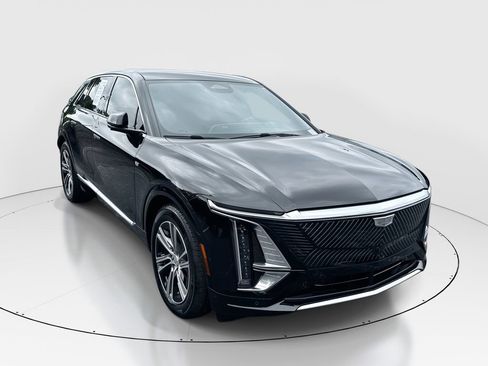 Used 2026 Cadillac Lyriq Luxury RWD image 1