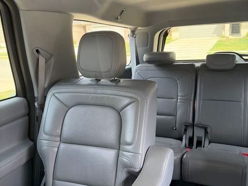 Used 2020 Lincoln Navigator L Reserve w/ Luxury Package AWD/4WD image 12