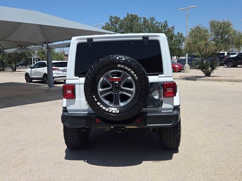 Used 2018 Jeep Wrangler Unlimited Sahara AWD/4WD image 7