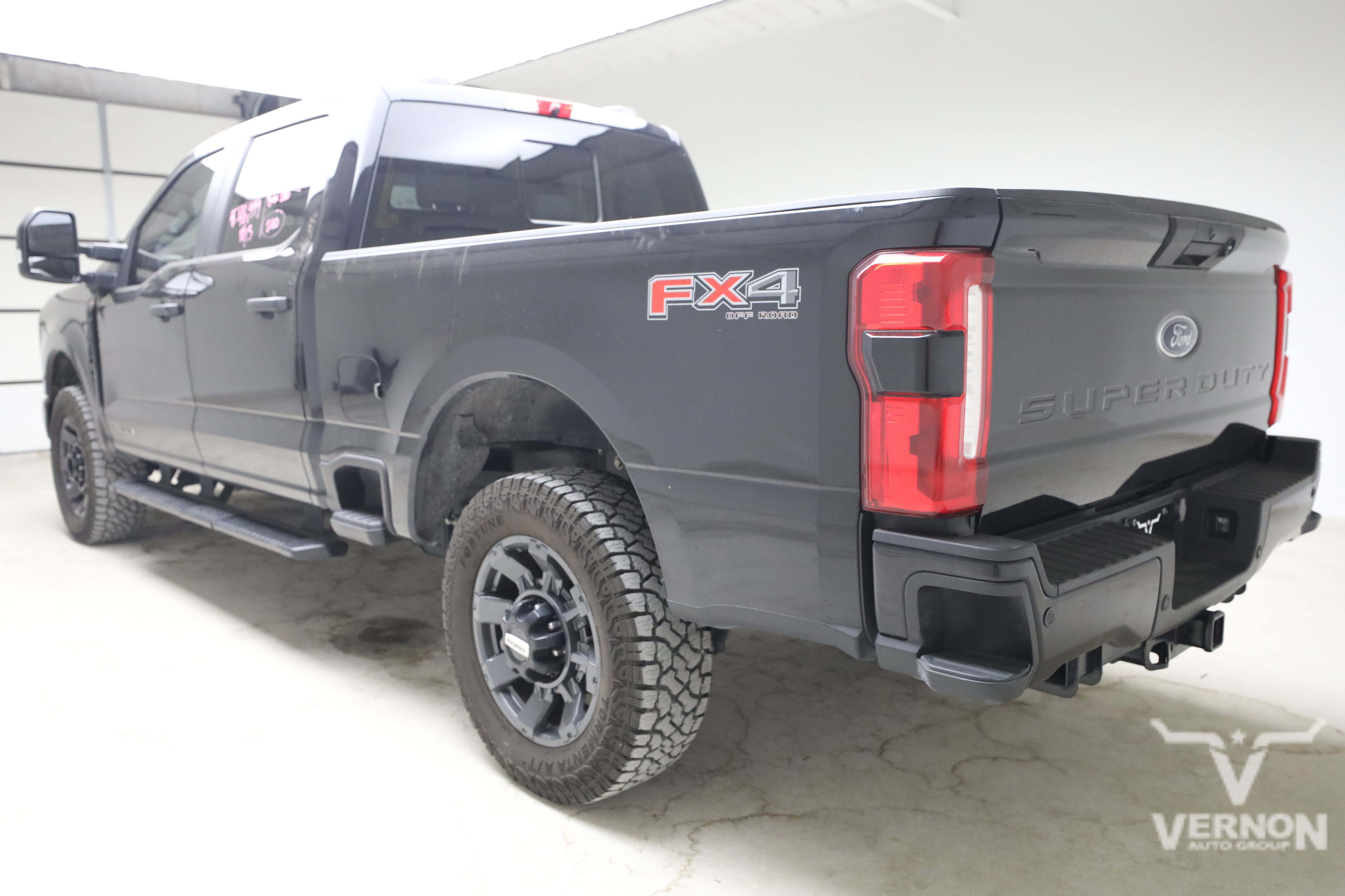 Used 2023 Ford F250 XL w/ STX Appearance Package AWD/4WD image 2