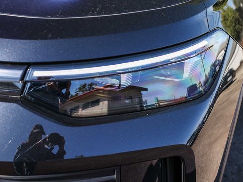 New 2025 Volkswagen Tiguan S image 15