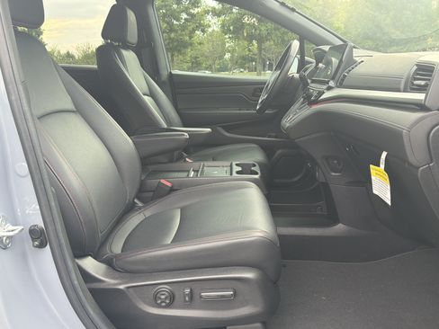 Used 2025 Honda Odyssey Sport-L image 31