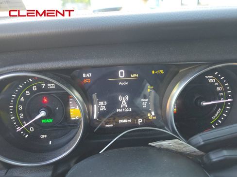Used 2023 Jeep Wrangler Unlimited Sahara w/ Cold Weather Group AWD/4WD image 2