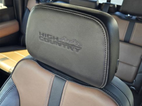 Used 2022 Chevrolet Silverado 2500 High Country image 23