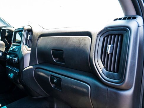 Used 2019 Chevrolet Silverado 1500 Custom w/ Infotainment Package RWD image 26