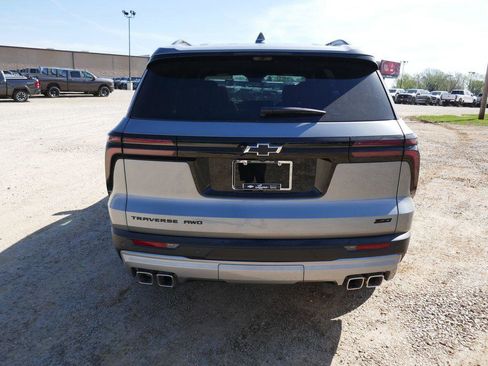 New 2026 Chevrolet Traverse Z71 w/ Enhanced Driving Package AWD/4WD image 6