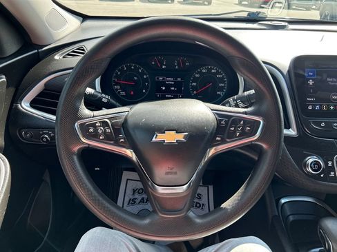 Used 2023 Chevrolet Malibu LT FWD image 20