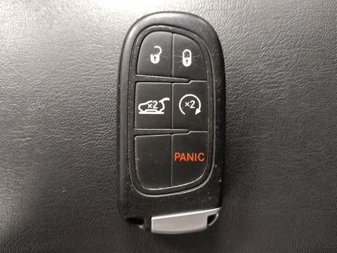 Used 2014 Jeep Cherokee Limited w/ Technology Group image 32