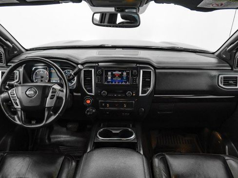 Used 2019 Nissan Titan SL w/ Midnight Edition image 12