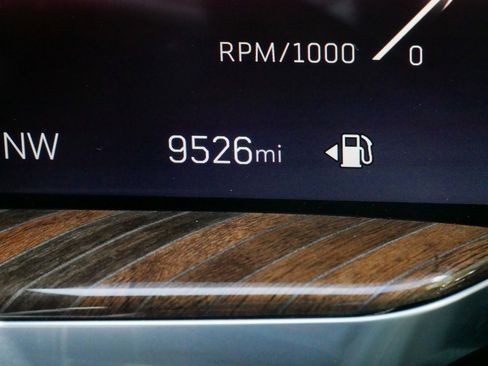 Used 2025 Cadillac Escalade Sport Platinum w/ LPO, ONYX Package AWD/4WD image 22