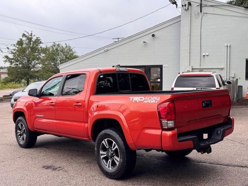 Used 2016 Toyota Tacoma TRD Sport w/ Towing Package AWD/4WD image 4