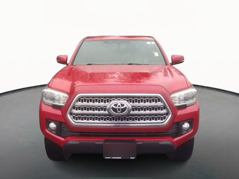 Used 2016 Toyota Tacoma TRD Off-Road w/ Premium & Technology Package image 8