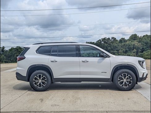 New 2026 GMC Acadia AT4 w/ Luxury Package AWD/4WD image 6