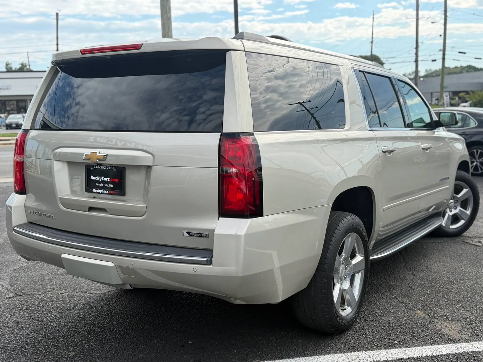 Used 2017 Chevrolet Suburban Premier AWD/4WD image 4