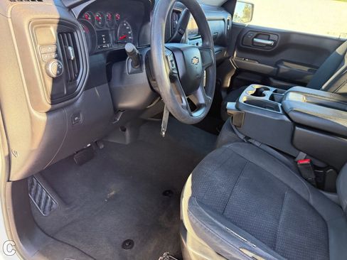 Used 2021 Chevrolet Silverado 1500 Custom image 18